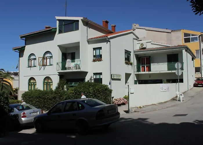 And With Parking Space - 6759