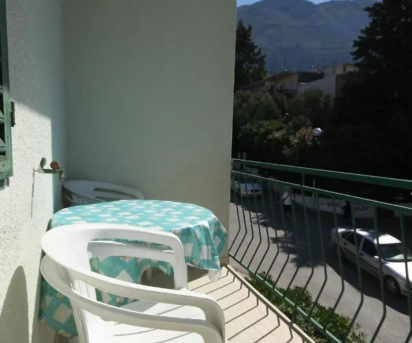 Guest house And With Parking Space - 6759 3*