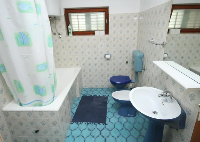 Guest house And With Parking Space - 6759