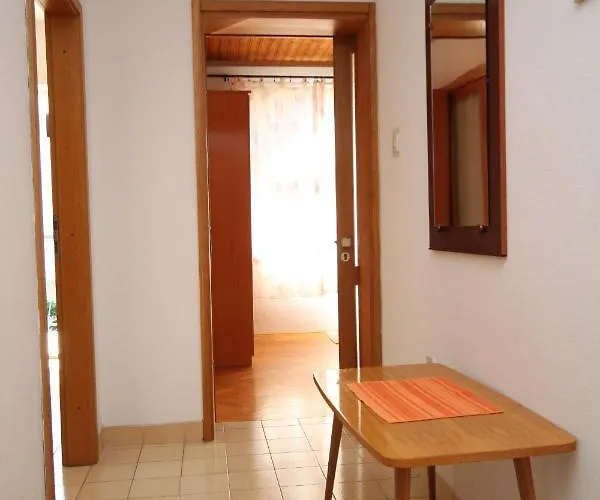 And With Parking Space - 6759 Guest house Makarska
