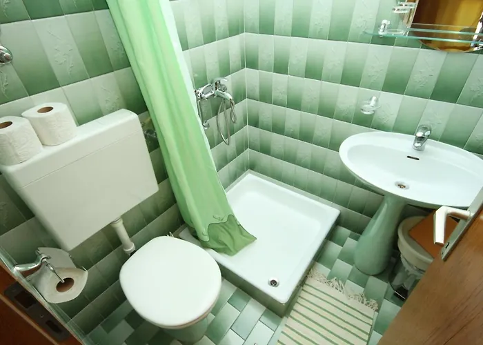 Guest house And With Parking Space - 6759 3*