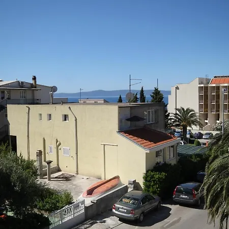 Guest house And With Parking Space - 6759