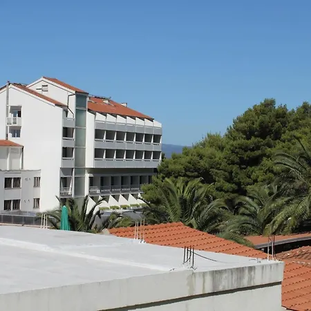 Guest house And With Parking Space - 6759