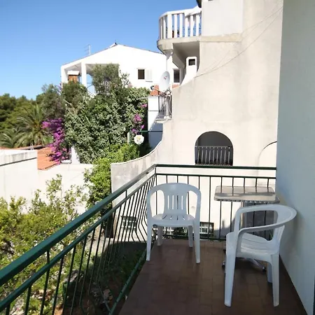 Guest house And With Parking Space - 6759 Makarska