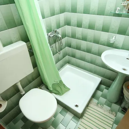 招待所 And With Parking Space - 6759 3*